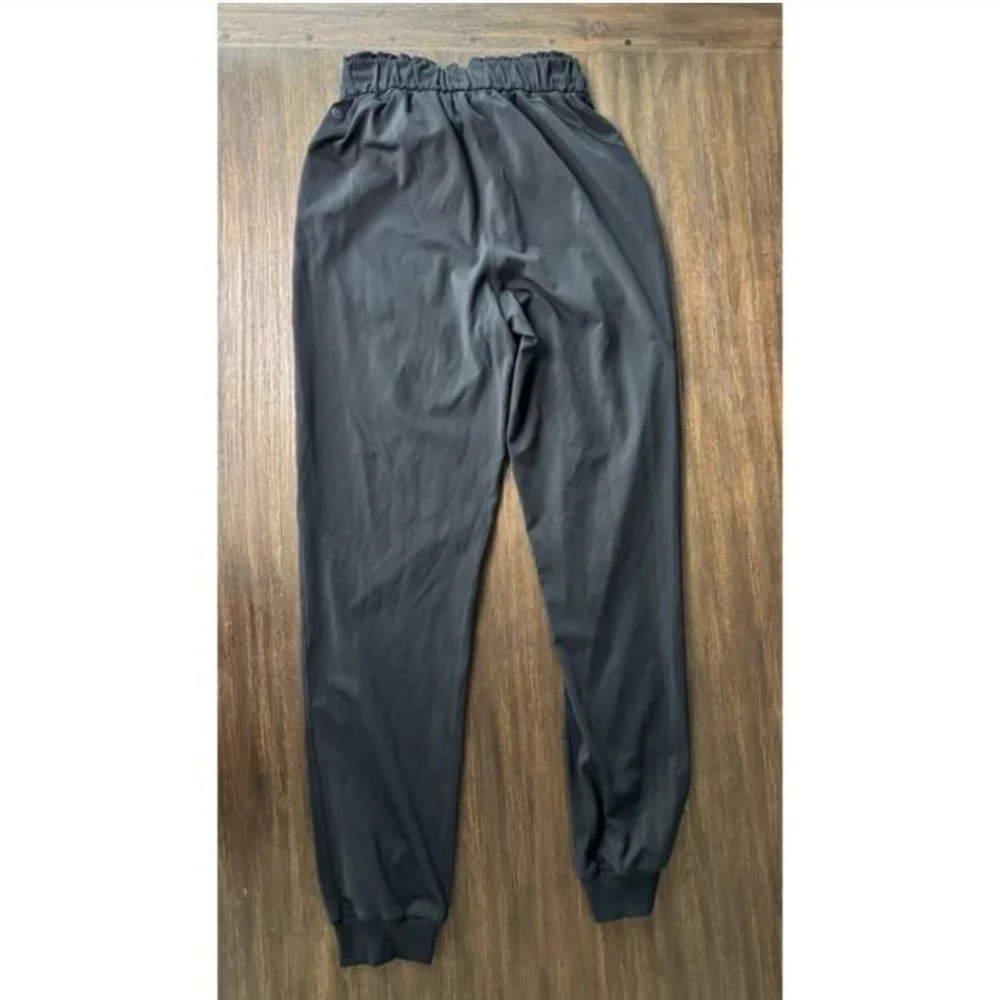 Lululemon Joggers Keep Moving 28